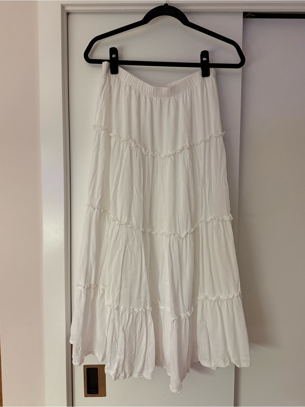 Wilfred White Tiered Maxi Skirt